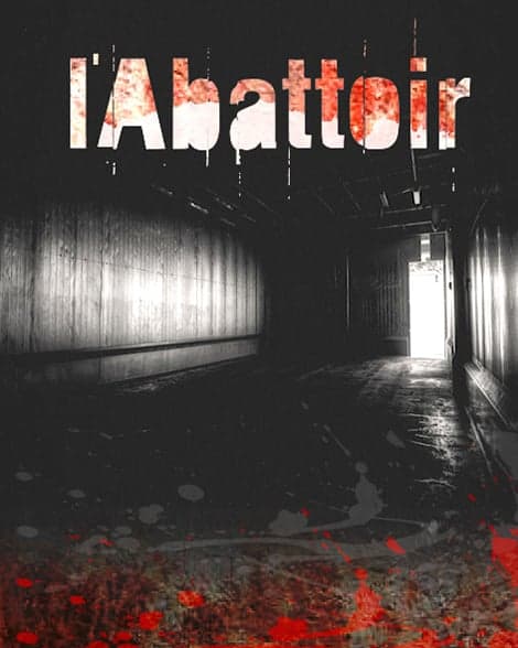 Couloir sombre aux murs métalliques, sol rouge sang, ambiance oppressante de L'Abattoir