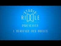 Logo de Studio Riddle, escape game à Reims, fond bleu dégradé avec titre stylisé