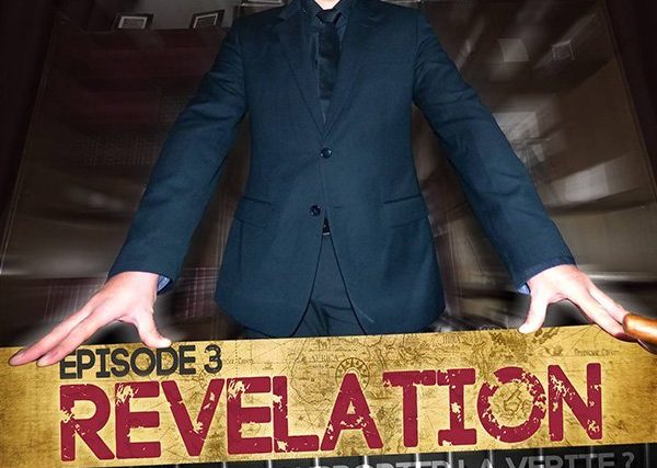 Affiche Épisode 3 Révélation : homme en costume bleu devant une cellule, salle Revelation chez BRAIN Grosblie