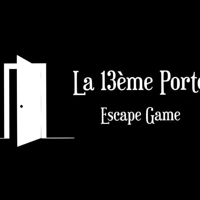 Logo de La 13ème Porte, escape game à Carquefou, avec porte blanche entrouverte
