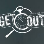 Logo de Get Out, escape game à Saint-Barthélemy-d'Anjou, avec montre et loupe