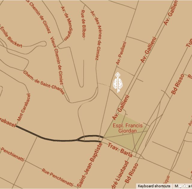 Extrait de carte routière beige avec rues et épingle, salle Steampunk chez BlackOut Room à Nice
