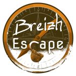 Logo de Breizh Escape, boussole vintage aux teintes orange et marron