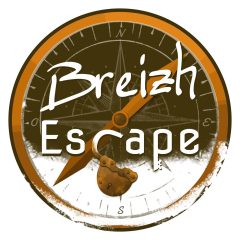 Logo de Breizh Escape, boussole vintage aux teintes orange et marron
