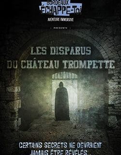 Silhouette dans couloir souterrain voûté, décor historique du Château Trompette chez Echappe-Toi Bordeaux