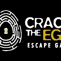 Logo de Crack the egg, escape game à Paris, avec labyrinthe et serrure dorée