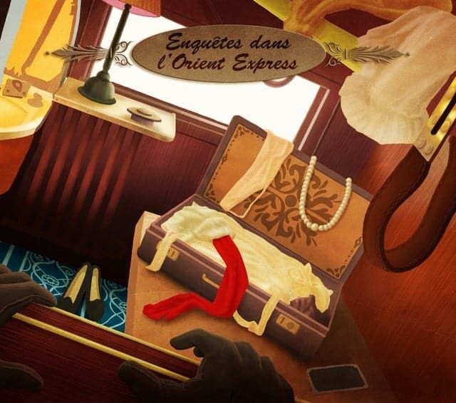 Décor de train avec valises, téléphone, lampe et accessoires vintage dans L'intrus de L'Orient-Express