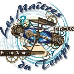 Logo des Maîtres du Temps, escape games à Dreux, avec engrenages et mécaniques steampunk