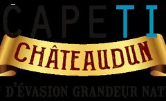 Logo d'Escape Time Châteaudun avec ruban doré et nature en arrière-plan