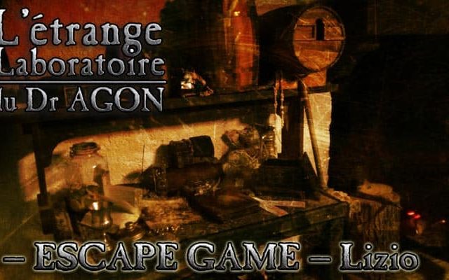 Laboratoire sombre aux appareils anciens et fioles, ambiance steampunk chez L'étrange Laboratoire du Dr Agon à Lizio