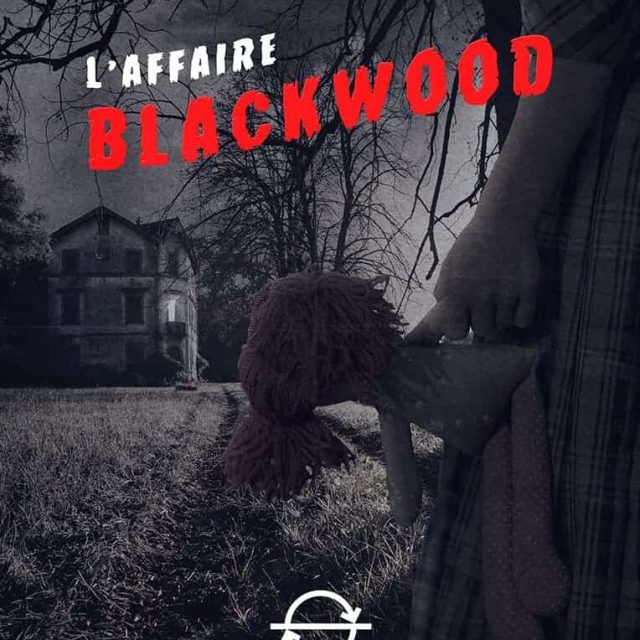Maison hantée en ruines, atmosphère sombre et désolée dans L'Affaire Blackwood