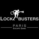 Logo de Lock Busters Paris, escape game à Paris, avec silhouette de personnage tenant une clé géante