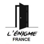 Logo de L'Énigme, escape game à Albi, porte noire entrouverte stylisée
