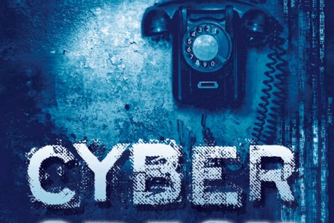 Affiche Cyber Crash : vieux téléphone noir sur fond bleu givré, salle chez MindQuest Escape Games