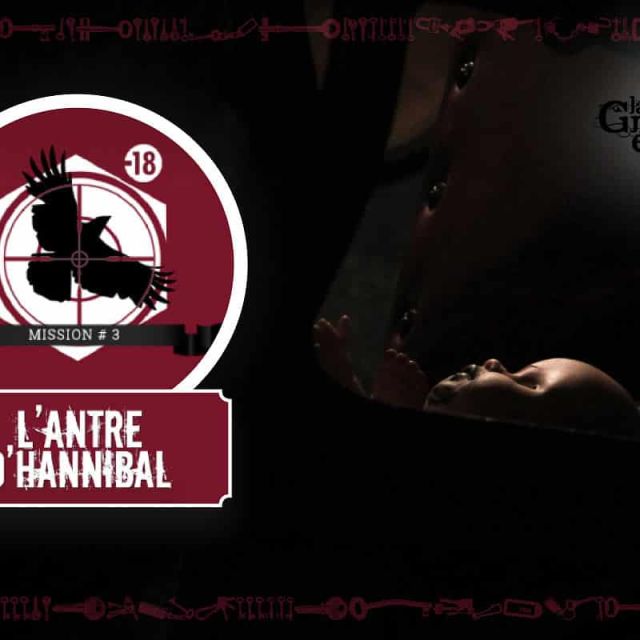 Silhouette éclairée dans l'obscurité, décor gothique de L'antre d'Hannibal chez La Grande Evasion