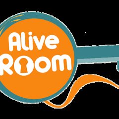 Logo de Alive Room, escape game à Bayonne, avec clé et loupe stylisées