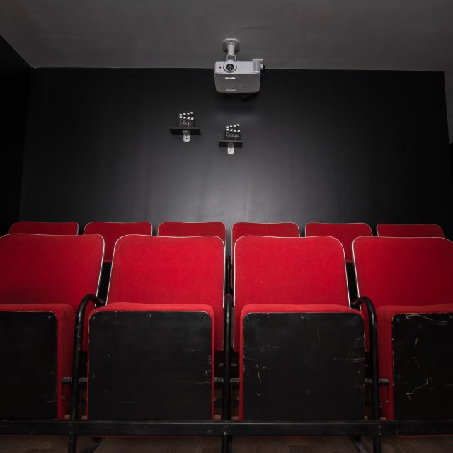 Clap Escape, photo 2
