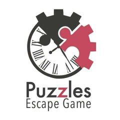 Logo de Puzzles Escape Game à Limoges : horloge romaine et engrenage rouge en forme de pièce de puzzle