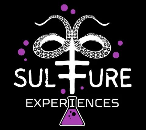 Logo de SULFURE, escape game à Maxéville, avec crâne stylisé et symboles alchimiques