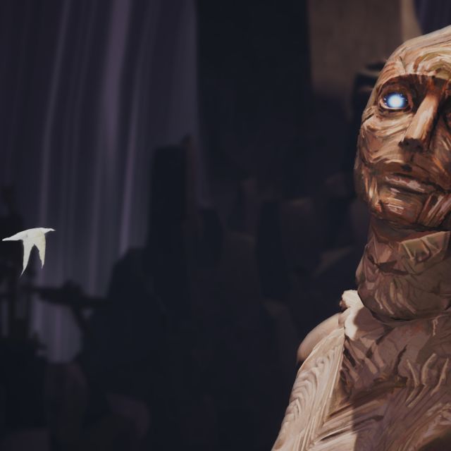 Créature au visage pâle et aux yeux lumineux qui regarde de côté devant un rideau sombre, jeu Ascenders chez Inoui VR à Lille