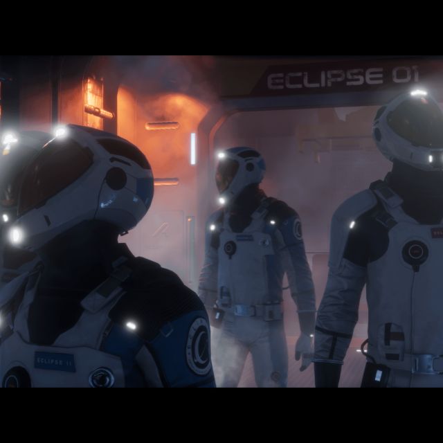 Équipage en tenue spatiale casqué avançant dans une coursive éclairée de points blancs, salle Eclipse, Virtual Adventure