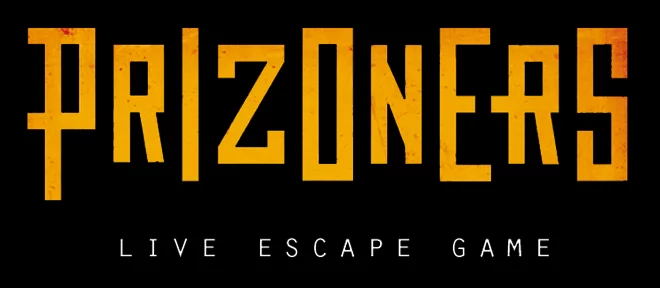Logo Prizoners, Live Escape Game, en lettres orange sur fond noir, enseigne à Paris